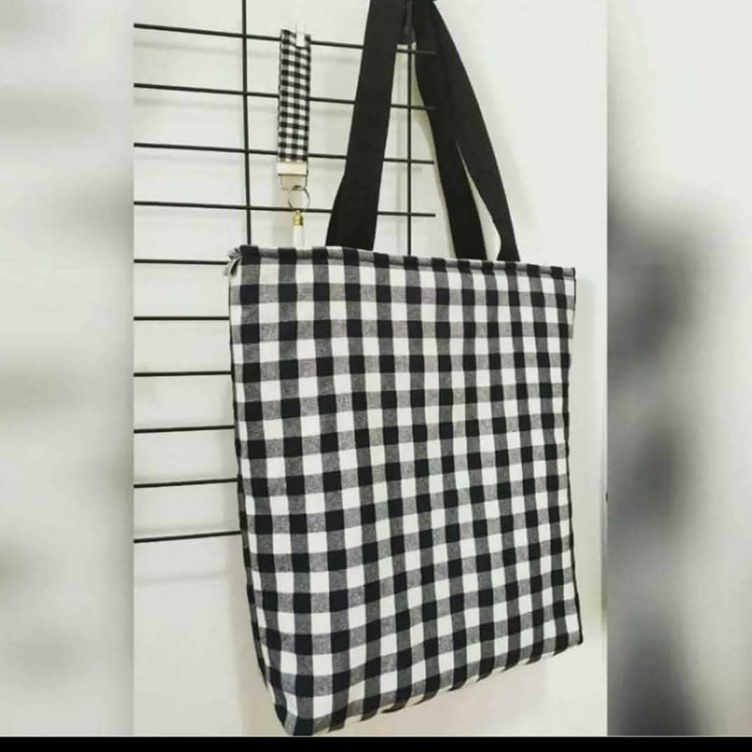Totebag (15€ - 25€)